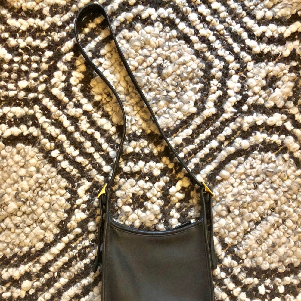 Vintage Coach mint condition black crossbody bag - Picture 2 of 8